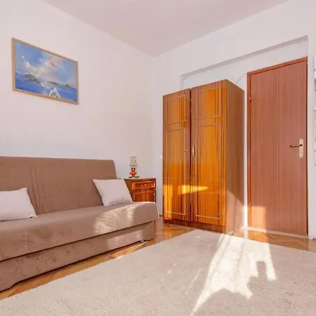 Igor Apartment